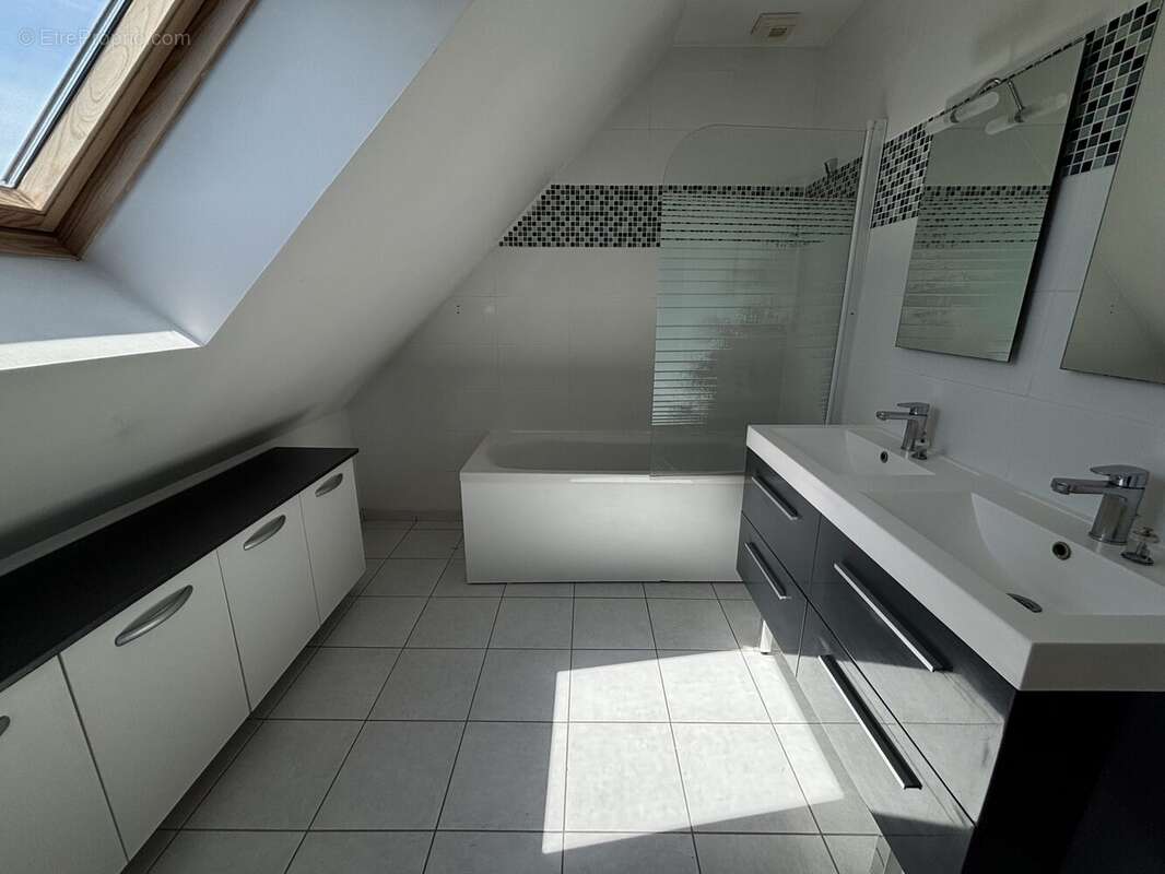 Maison 119 m² à Langueux  - photo 8