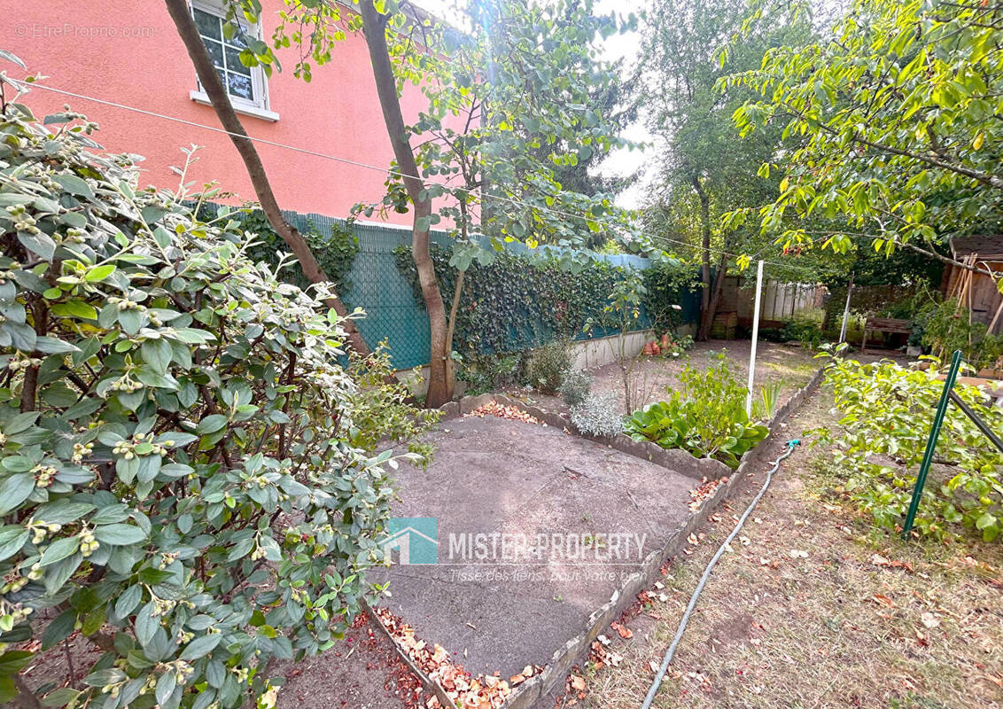 Appartement à SARTROUVILLE