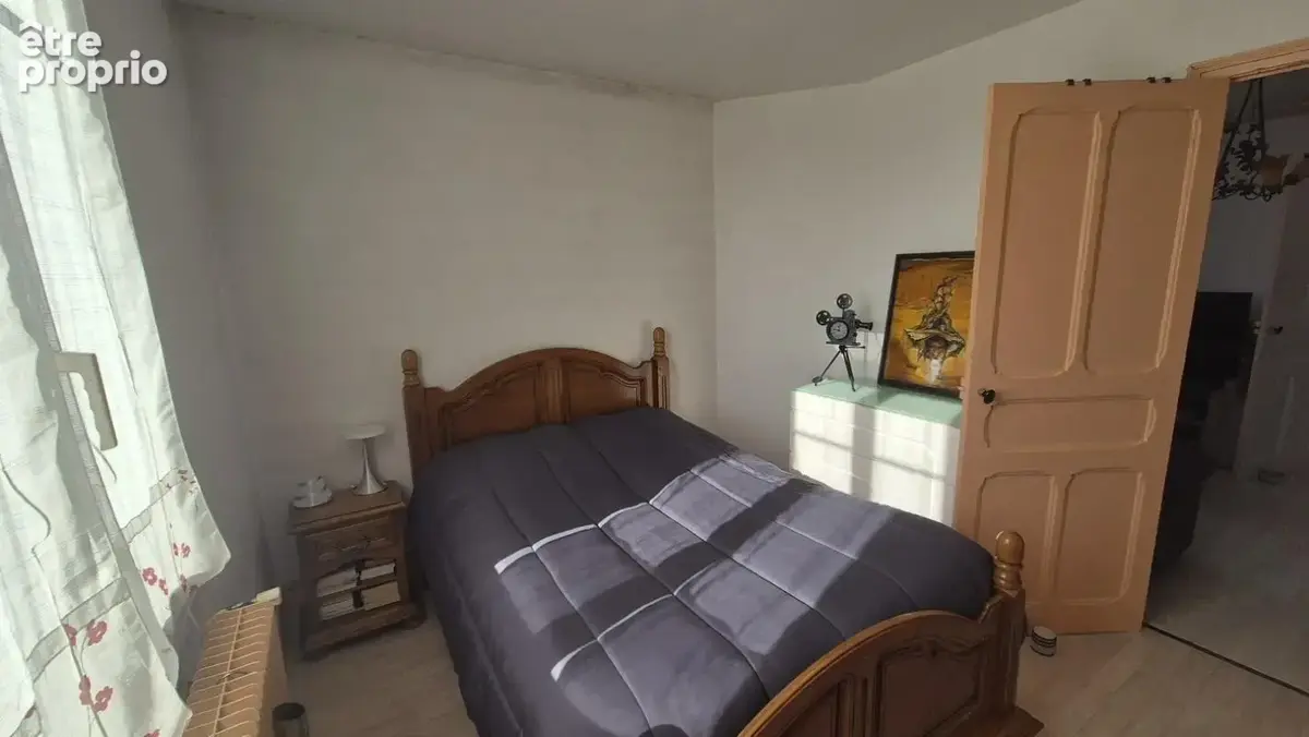 Appartement T2 / place de stationnement et greniers - photo 4