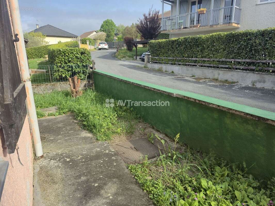 Maison à DECAZEVILLE