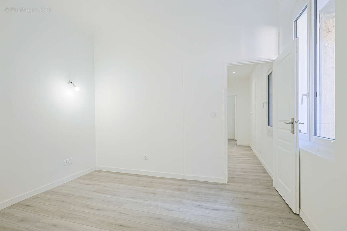 Appartement à SOLLIES-PONT