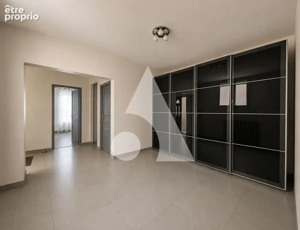 Grande maison a bas prix - rafraîchissement a prévoir - photo 8