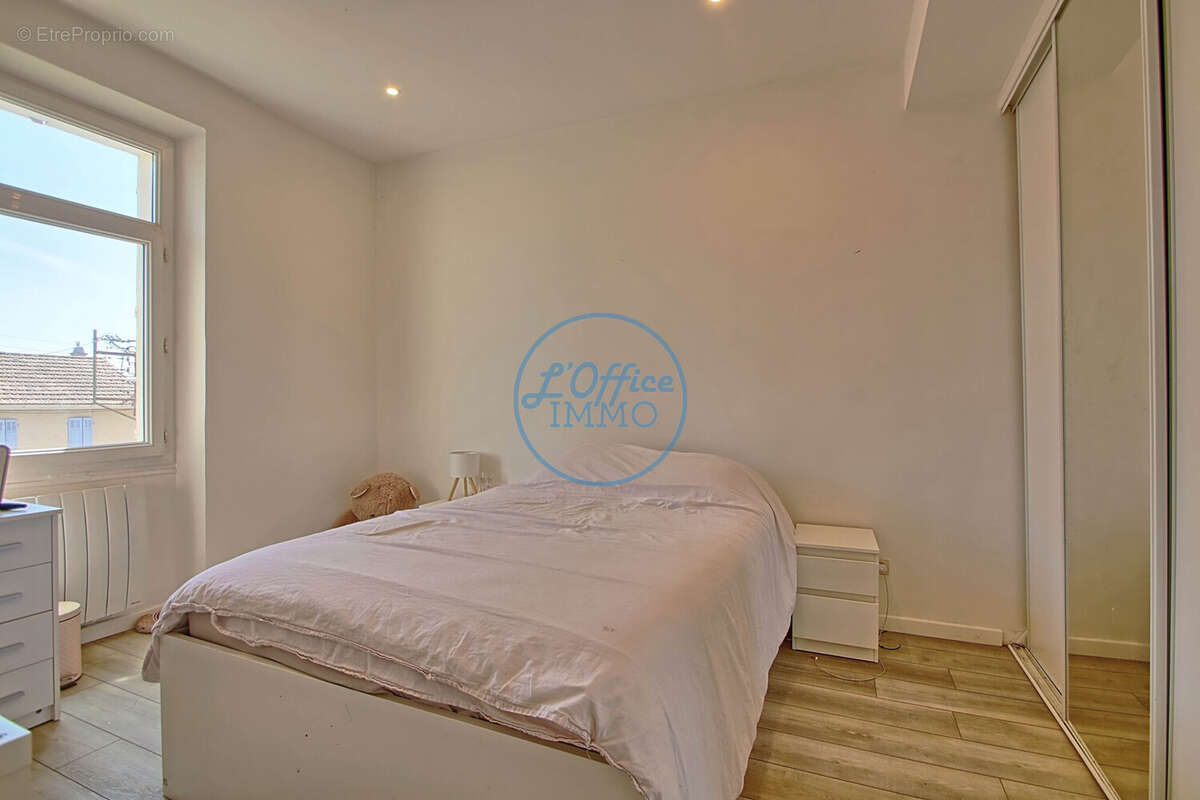 Maison 153 m² à Toulon  - photo 7