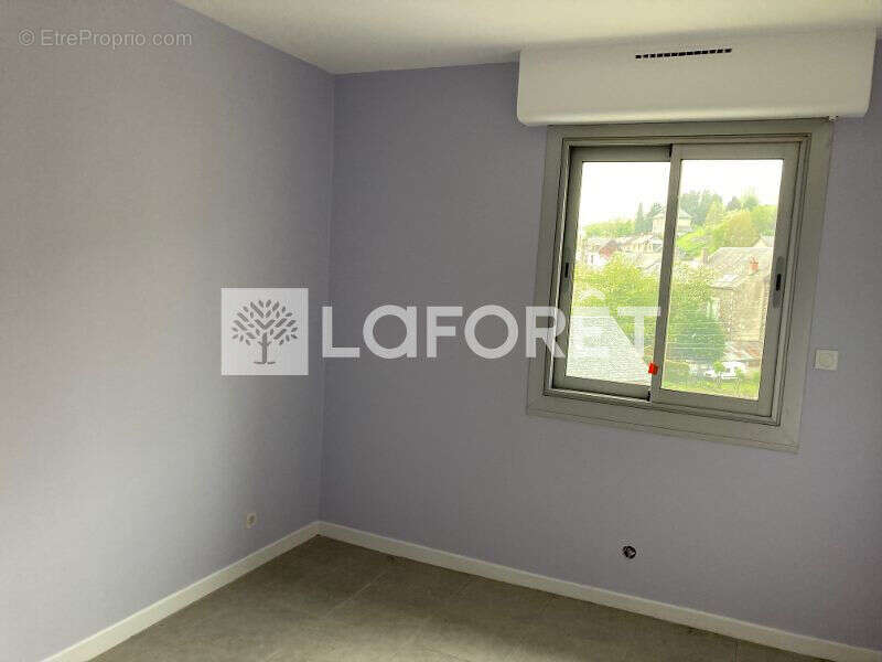 Appartement à RIOM-ES-MONTAGNES