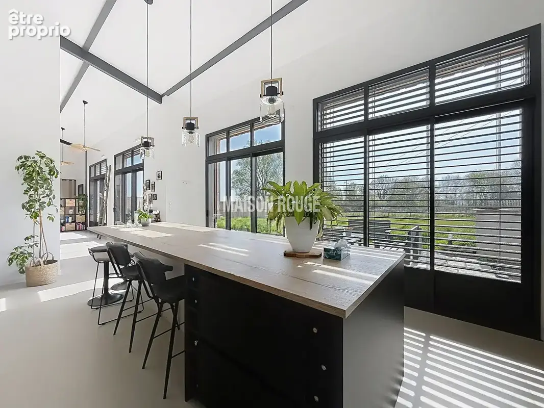 Rare à la vente : propriété avec appartement indépendant et 5 500 m² de terrain à 10 min de Saint-Malo. - photo 2