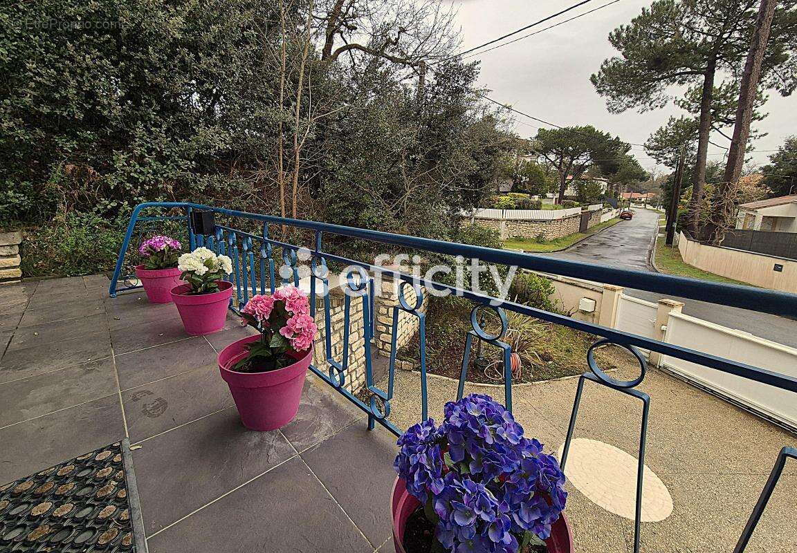 Maison à SAINT-GEORGES-DE-DIDONNE