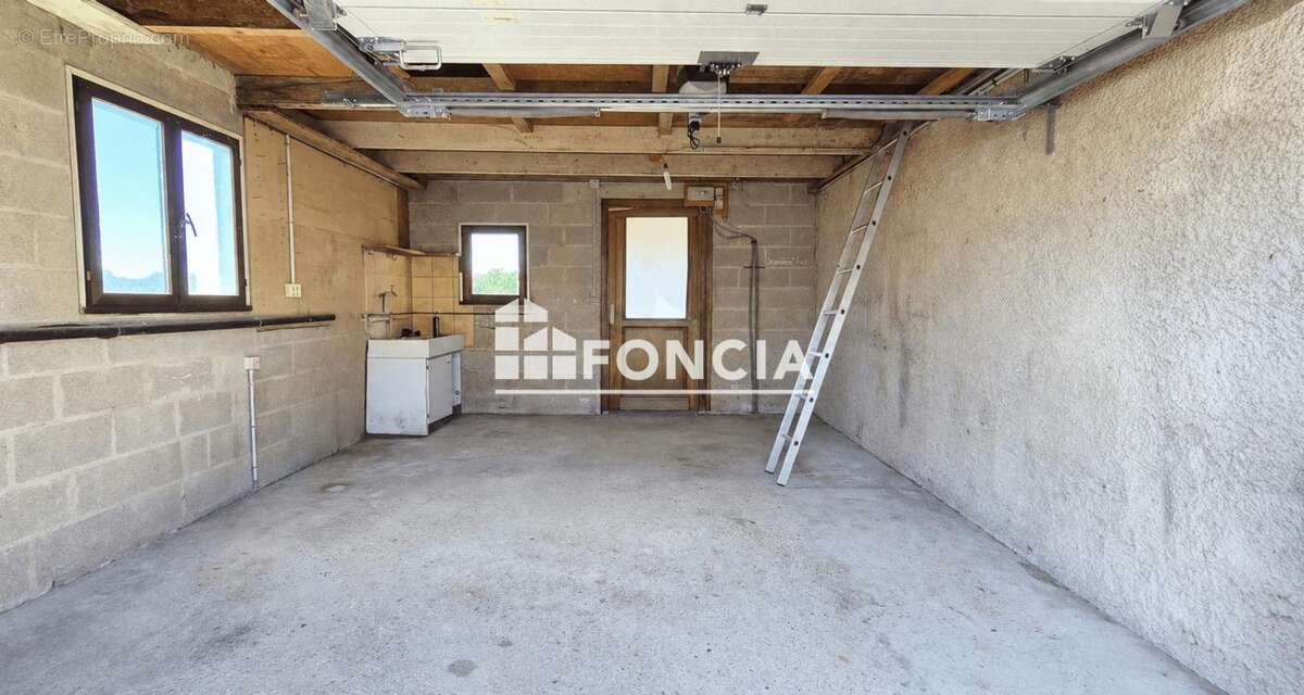Pavillon individuel avec véranda récente et fort potentiel – Oiry - photo 12