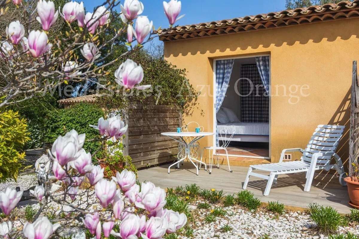 Maison à LA GARDE-FREINET