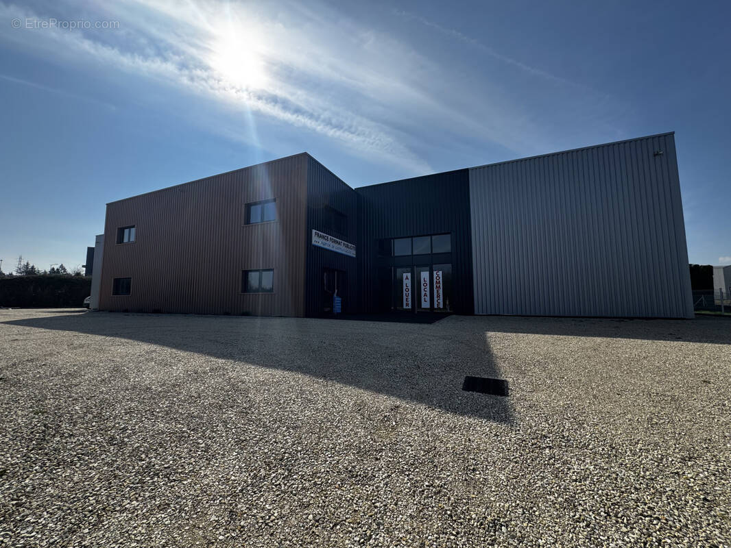 Commerce à DAVEZIEUX