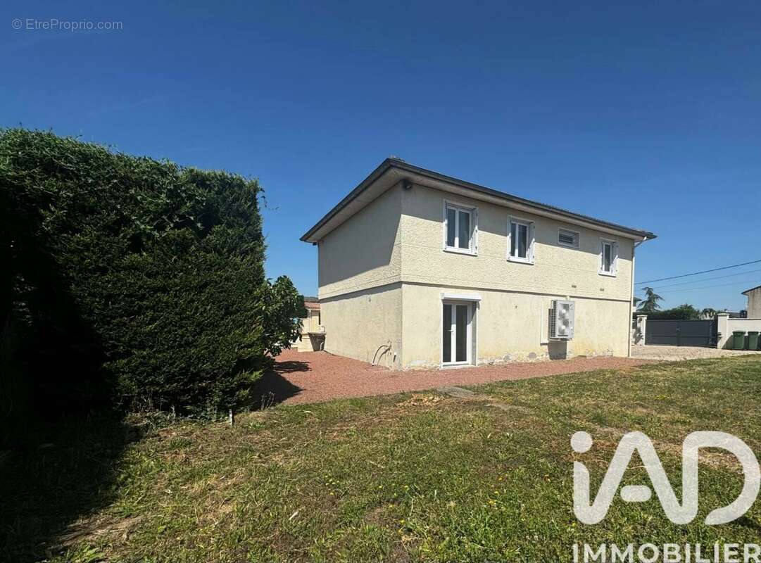 Photo 6 - Maison à VEAUCHE