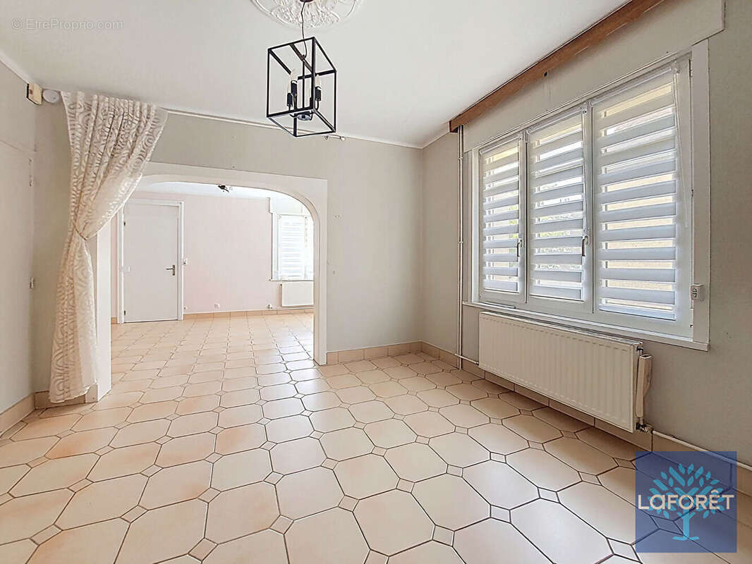 Maison semi-individuelle avec garage - photo 5