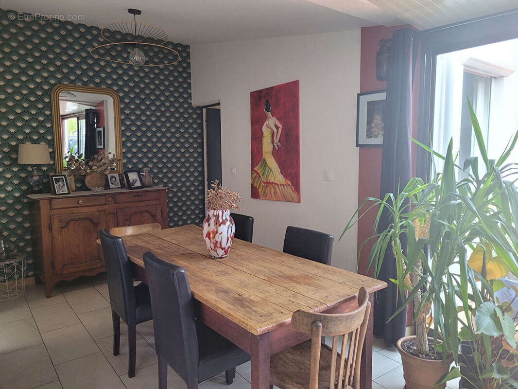 ROCHEFORT secteur calme maison de 93 m² de type 4 avec jardin intimiste - photo 6