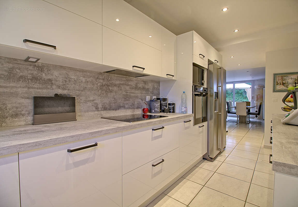 Appartement à VALLAURIS