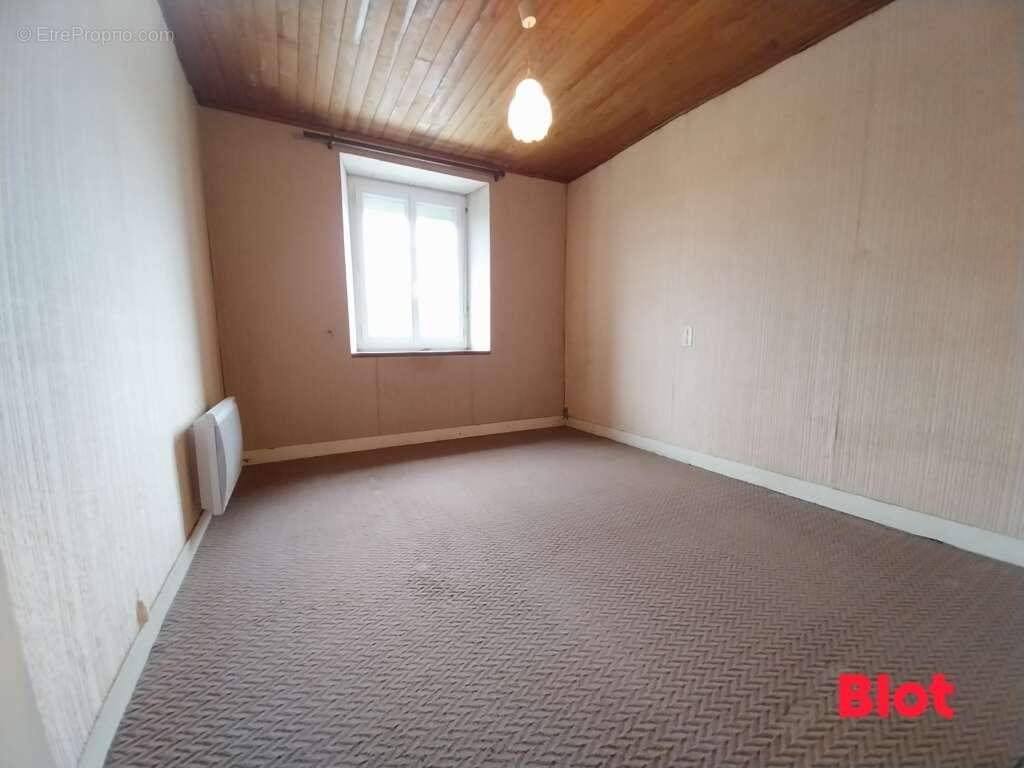 Maison à MINIAC-MORVAN