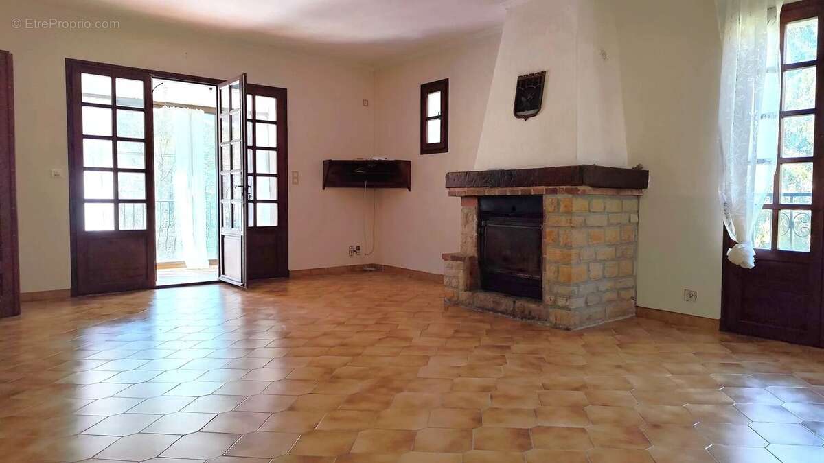 Maison 157 m² - Ascenseur - Garage - Terrain 930 m² - photo 13