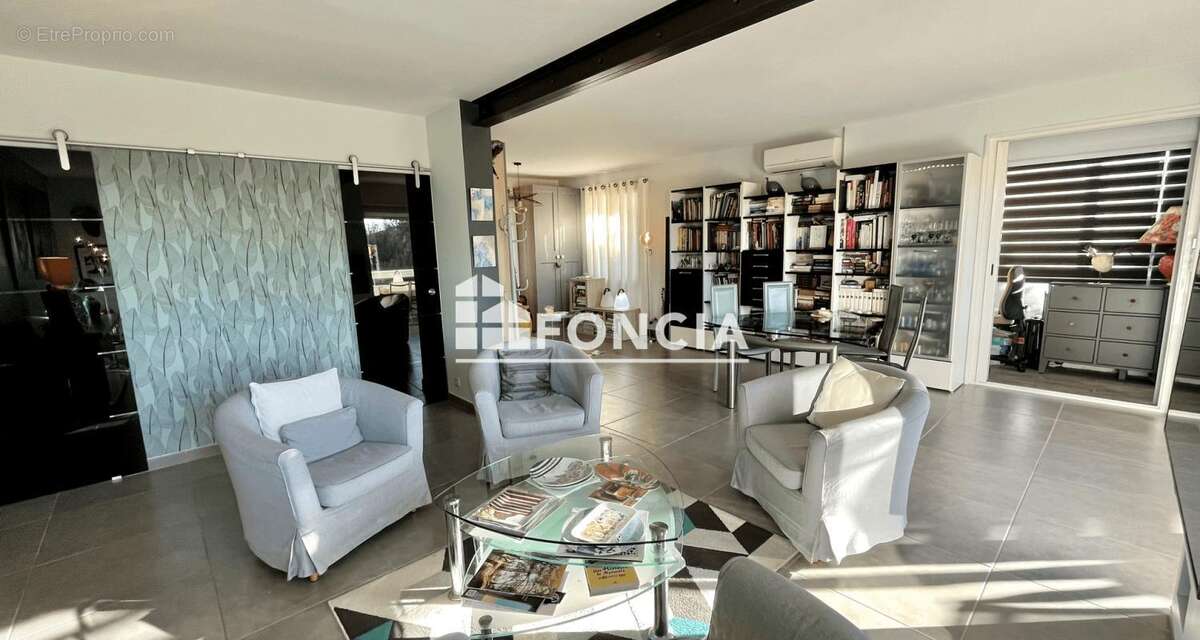 Appartement à SIX-FOURS-LES-PLAGES