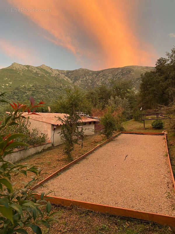 A vendre : Villa contemporaine de plain-pied avec piscine chauffée et vue montagne (Corse) - photo 21