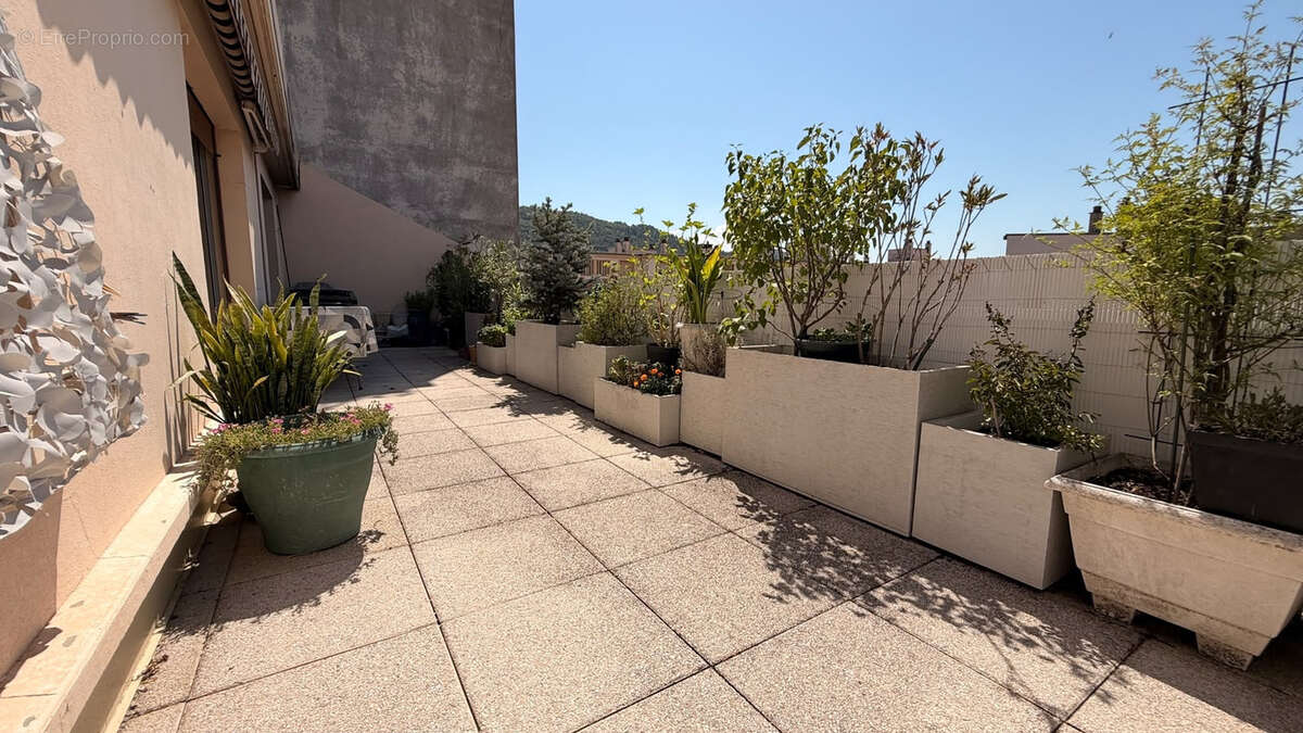 Appartement au Cadet de Charance - Dernier étage avec terrasse - photo 3