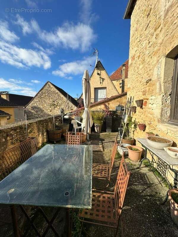 EXCLUSIVITE LABEL PIERRES. L'Élégance Discrète d'une Maison de Village, avec tous commerces - photo 11