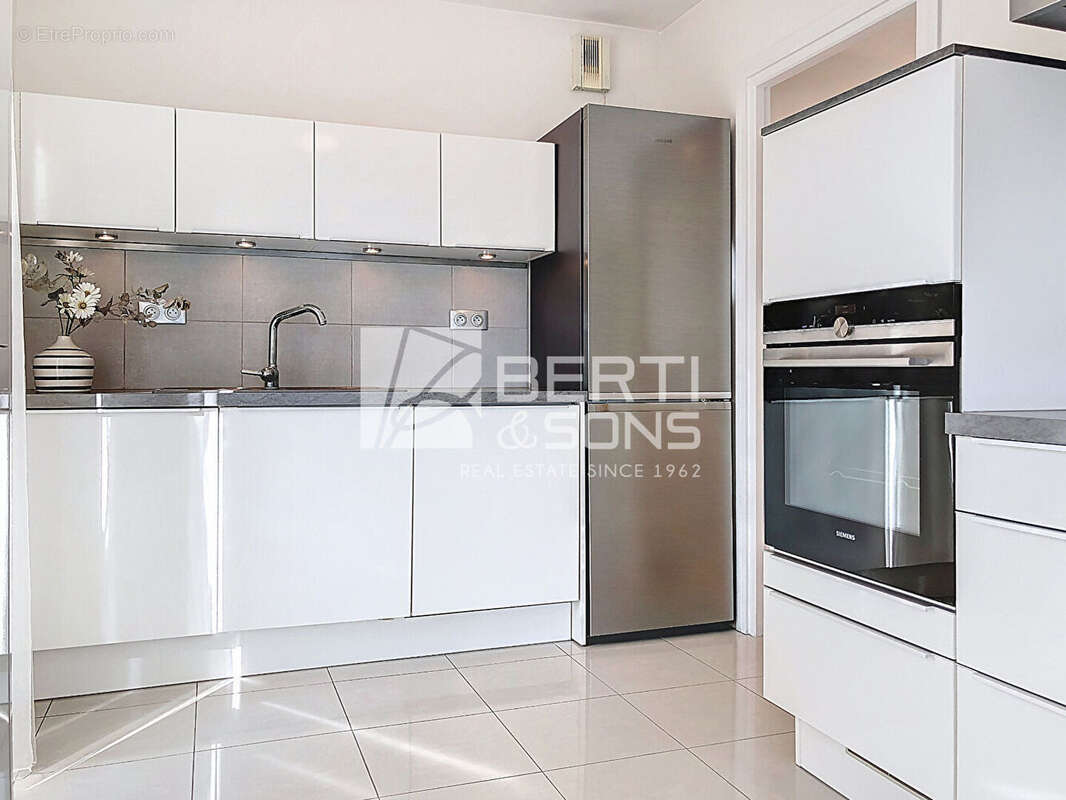 Appartement à MANDELIEU-LA-NAPOULE