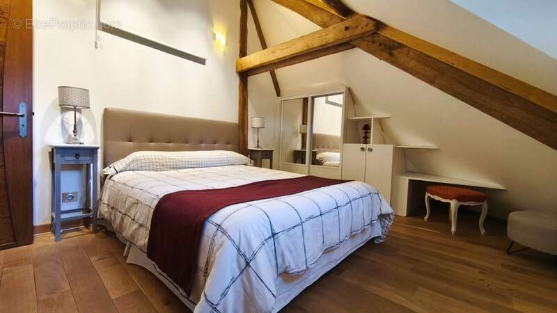 A 20 KMS de Fécamp. Ensemble immobilier comprenant 2 habitations (303 m²);1 piscine; triple garage; Terrain 5215 m² - photo 18