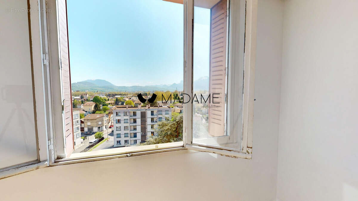 Appartement à SAINT-MARTIN-D'HERES