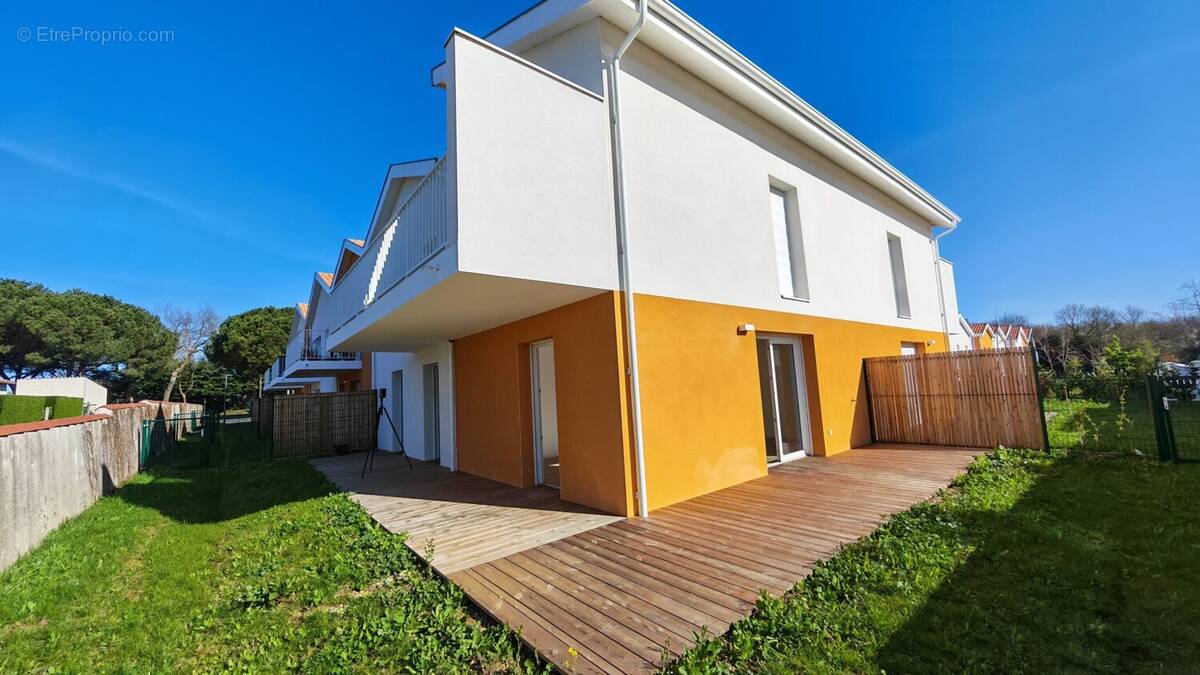 Appartement à FOURAS