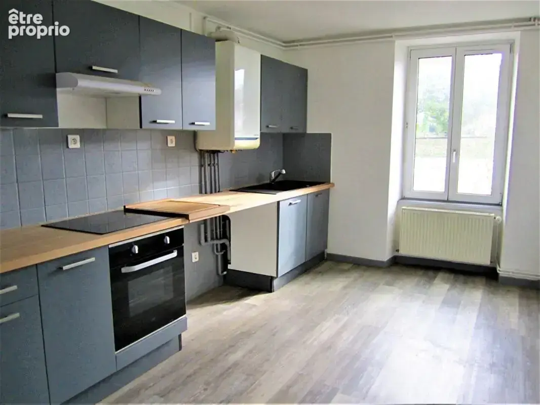 Immeuble de 430 m2 habitables composé de 4 appartements à Vesoul 70000  au prix de 197 900 Euros - photo 8