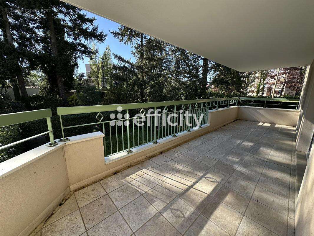 Appartement à CRAPONNE