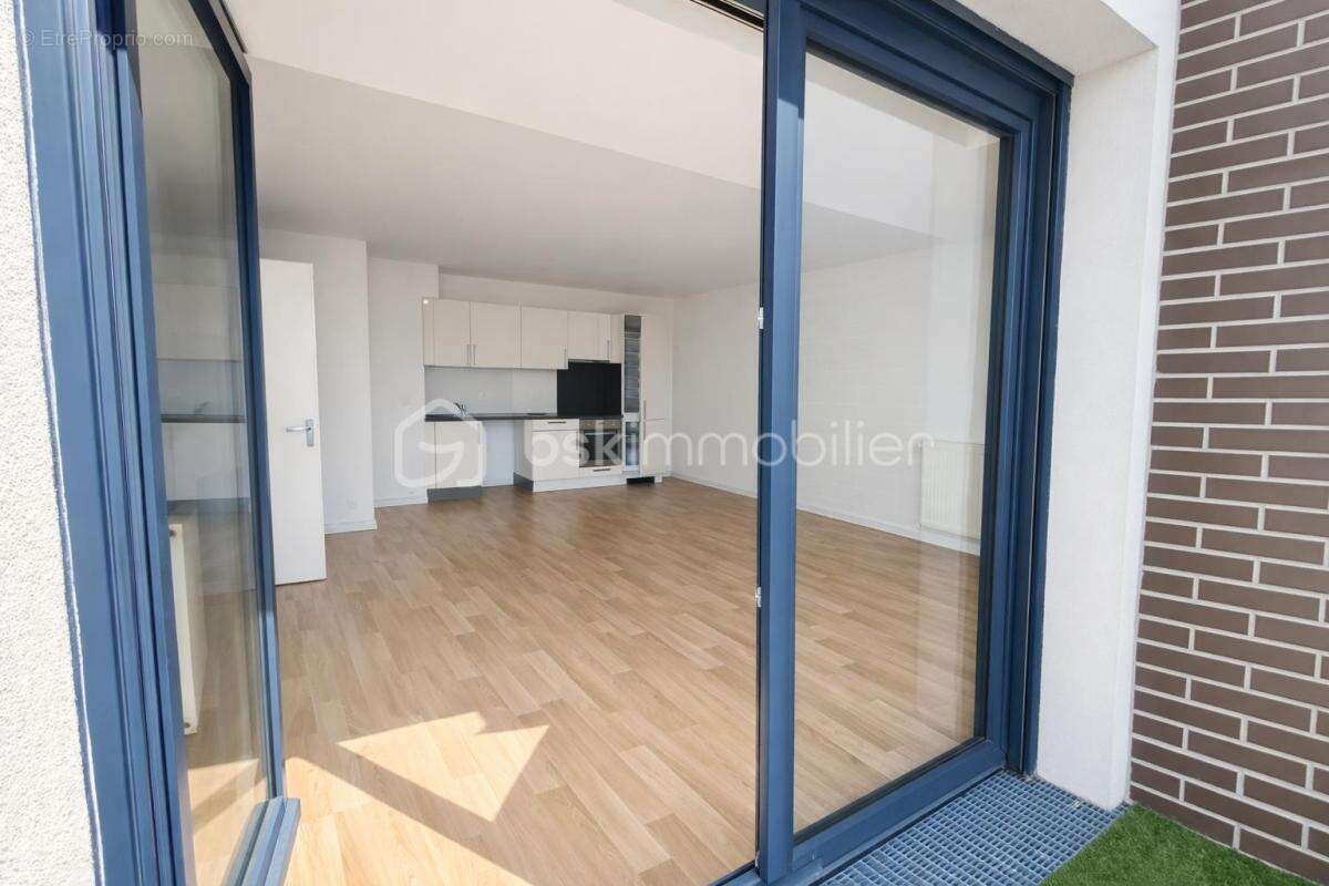 Secteur Résidentiel Ligne 7 Fort d'Aubervilliers , dans un immeuble de 2016  : Un appartement  de 5 pièces en parfait état avec  - photo 3