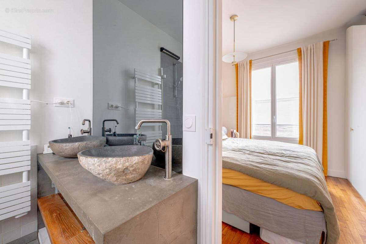 Appartement à PARIS-11E