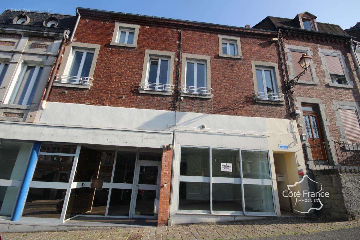 FUMAY Grand local commercial  de 218 m2 - photo 16