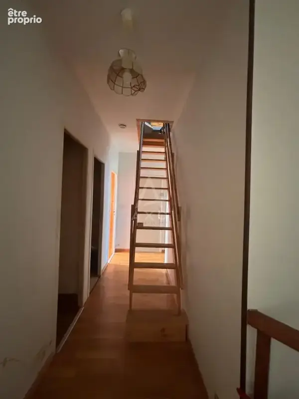 Maison de 6 pièces avec dépendances et terrain divisible - photo 16