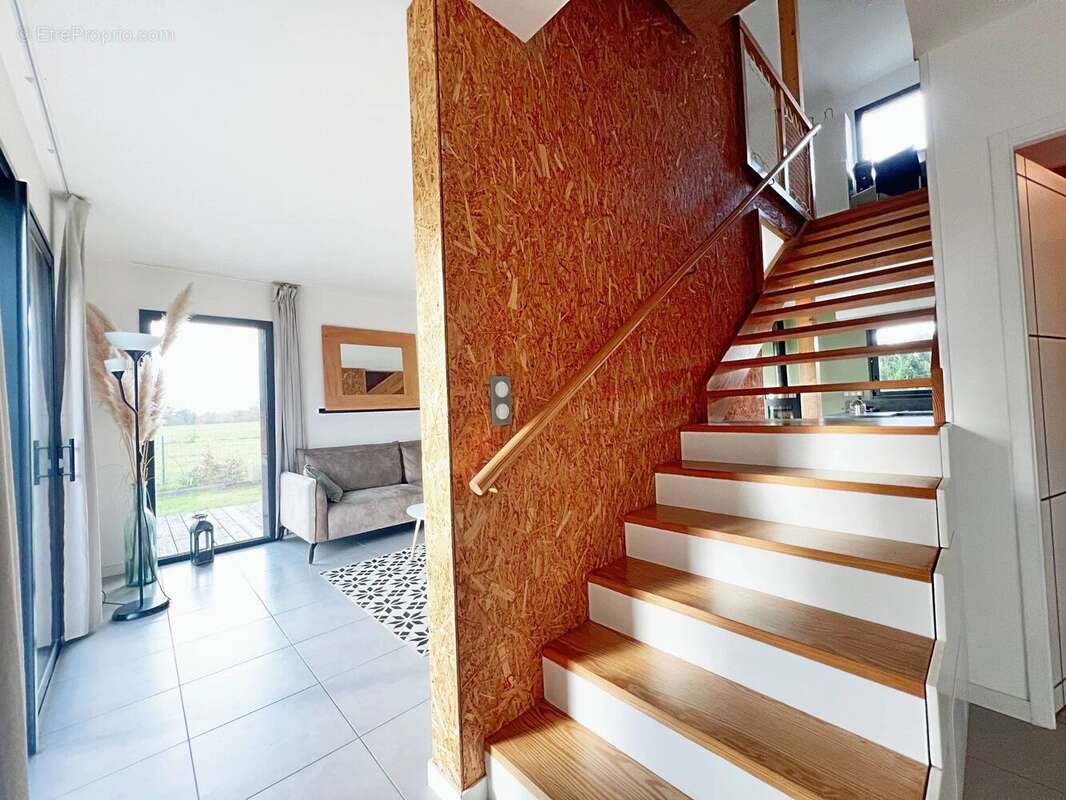 Maison à SAINT-LEGER-LES-VIGNES