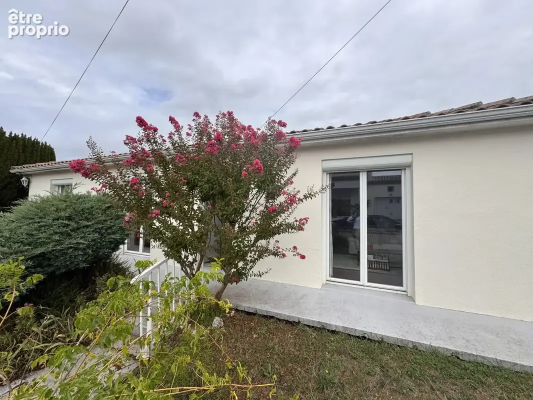 Photo Maison à Saintes au prix de 230 000€