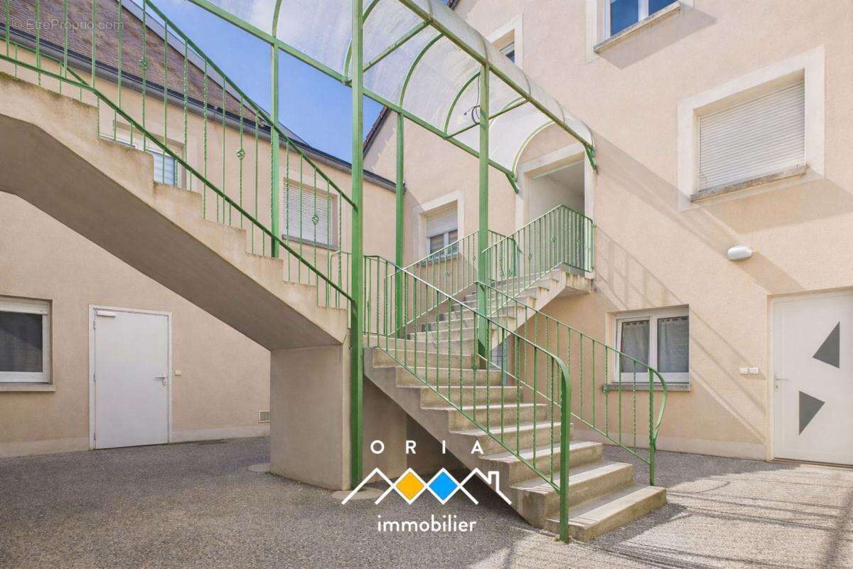 Appartement à JOUY-AUX-ARCHES