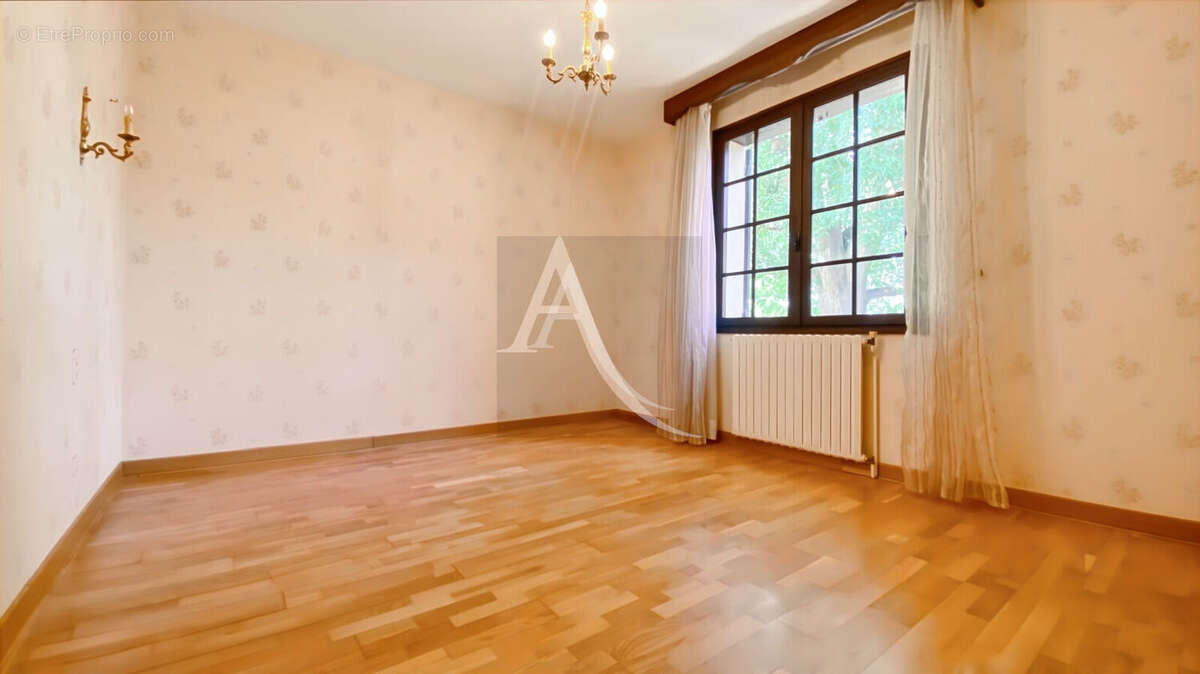 Maison de plain-pied avec son parc - photo 17