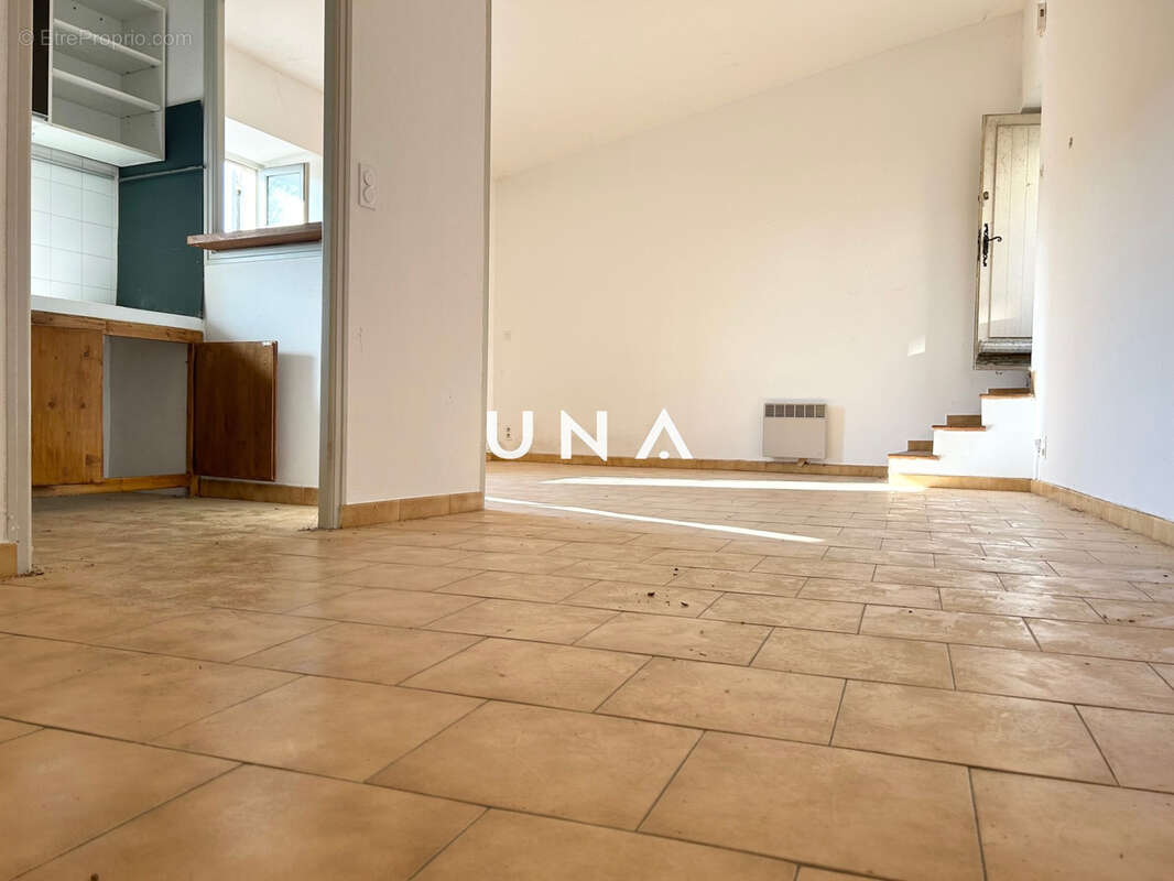 Maison à LA ROQUE-SUR-CEZE