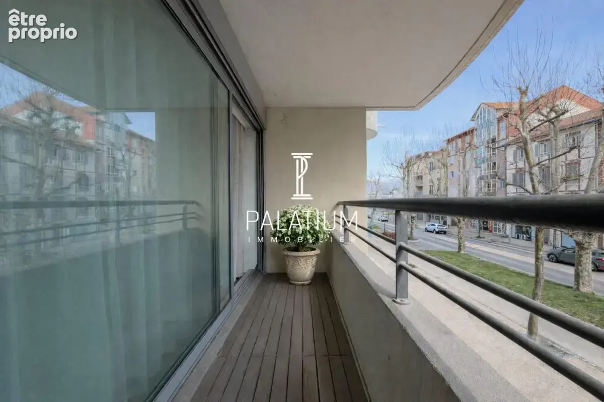 Appartement deux pièces avec balcon, ascenseur et place parking - photo 5