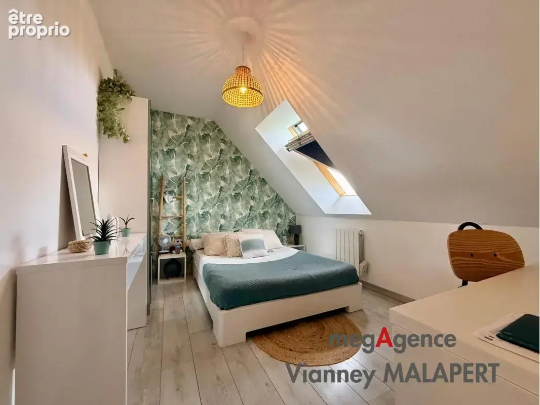 11 pièces (7 chambres) - 211 m²  - Baguer-Pican (35120) - photo 9