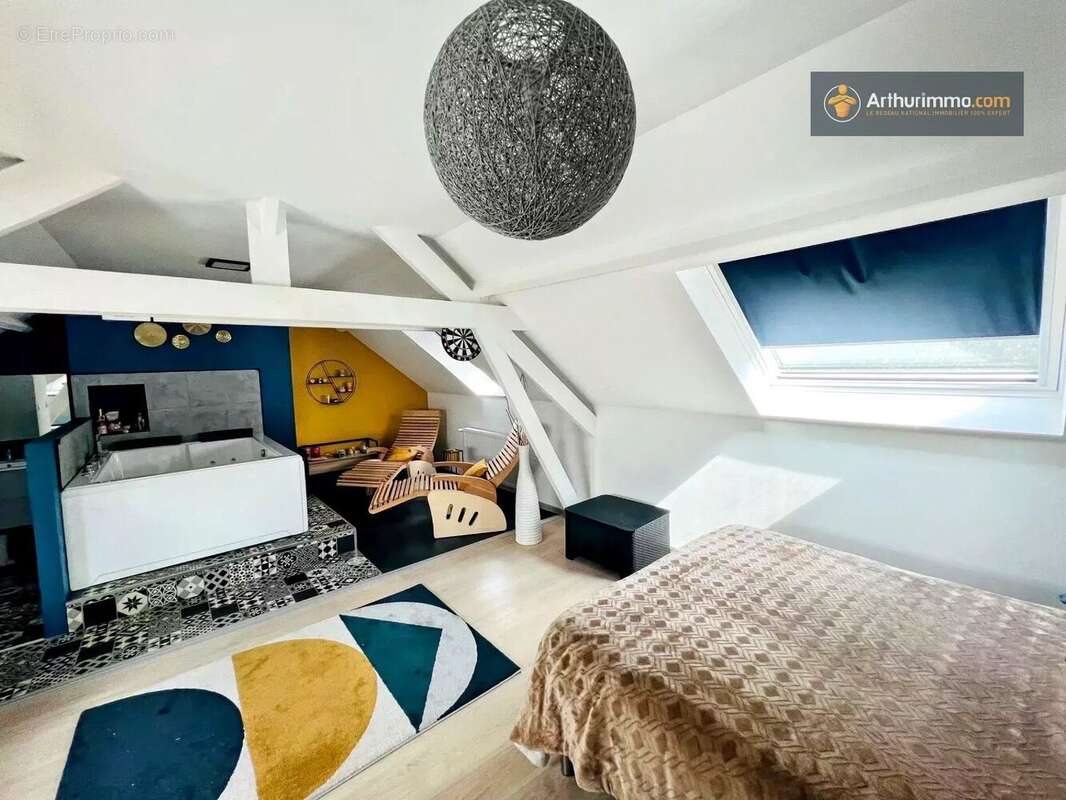 Maison à CROIX