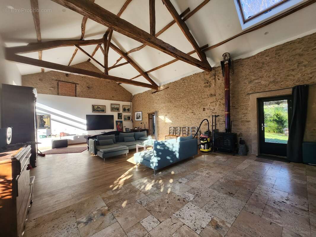 Maison à SAINT-BONNET-BRIANCE