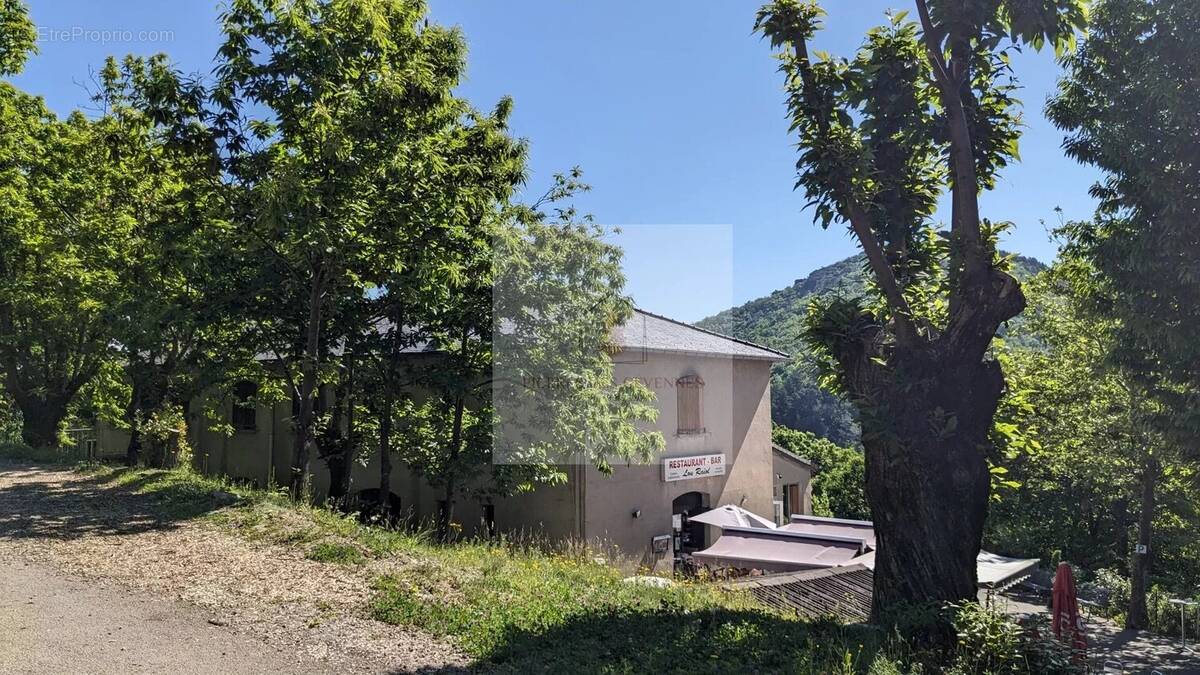 Maison à LE COLLET-DE-DEZE