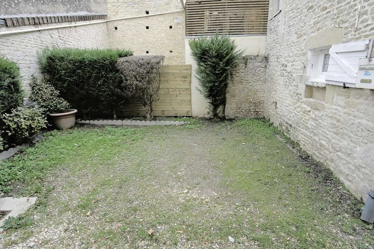 Maison à CRESSERONS