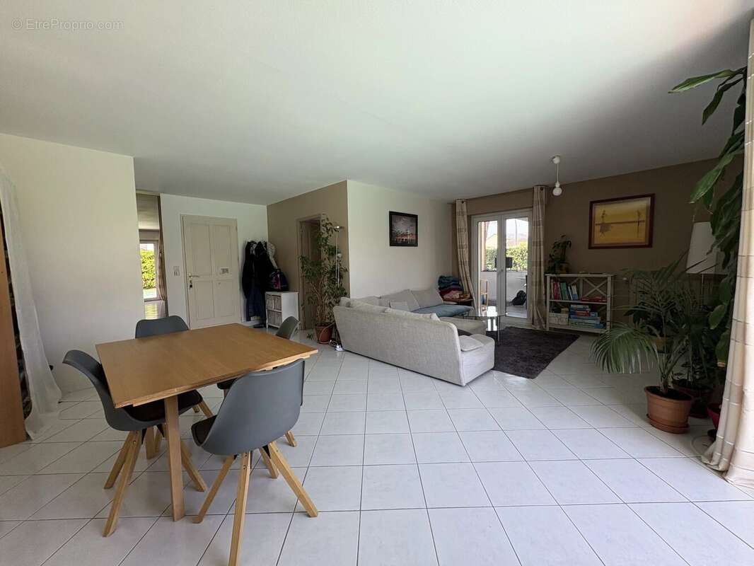 Maison à LA SALVETAT-SAINT-GILLES