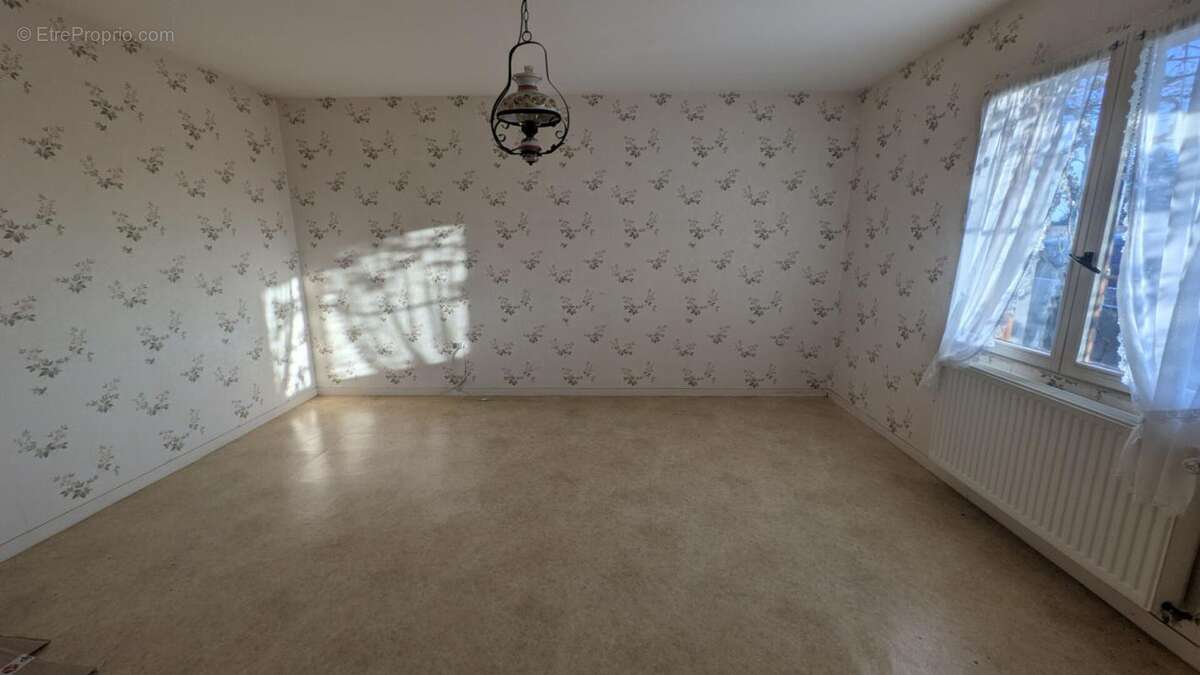 Maison à VARENNES-SUR-ALLIER