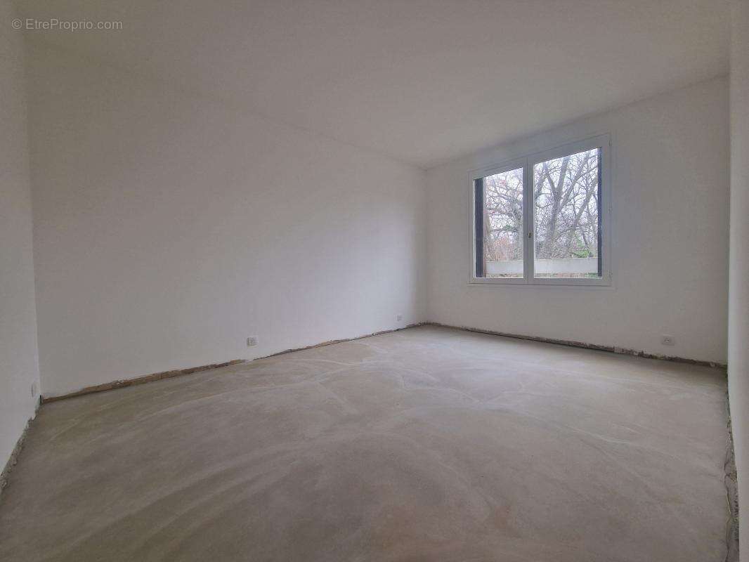 Appartement à VAIRES-SUR-MARNE