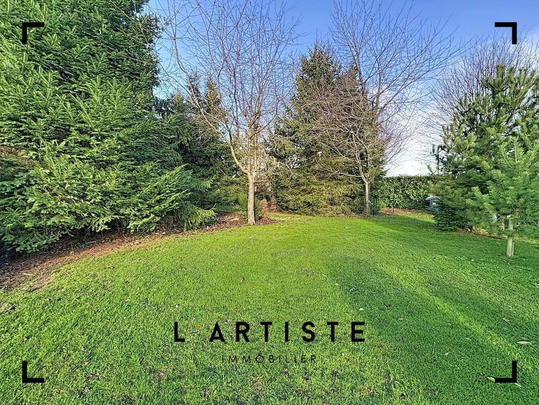 Terrain à LA LONDE