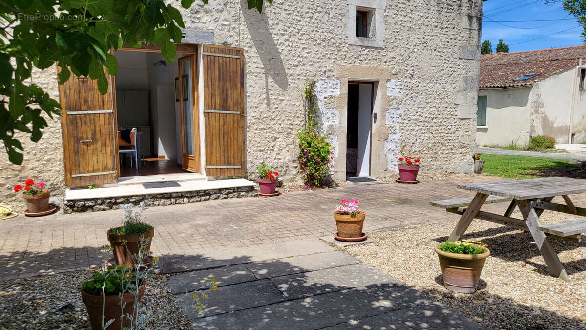 Maison Mortagne Sur Gironde 4 pièce(s) 135 m² - photo 18
