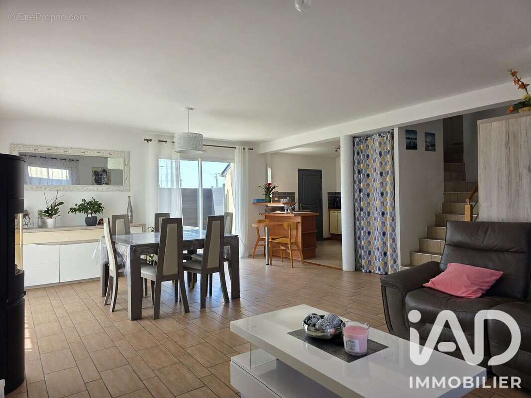 Maison 142 m² à Yffiniac  - photo 3